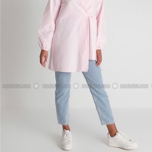 Natural fabric pocket detailed denim